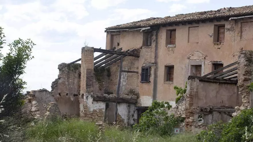 La ruina avanza en Berfull