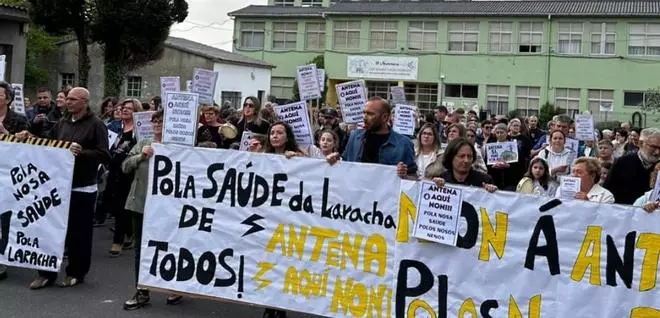 Dobre fronte na Laracha contra a planta de biogás e unha antena