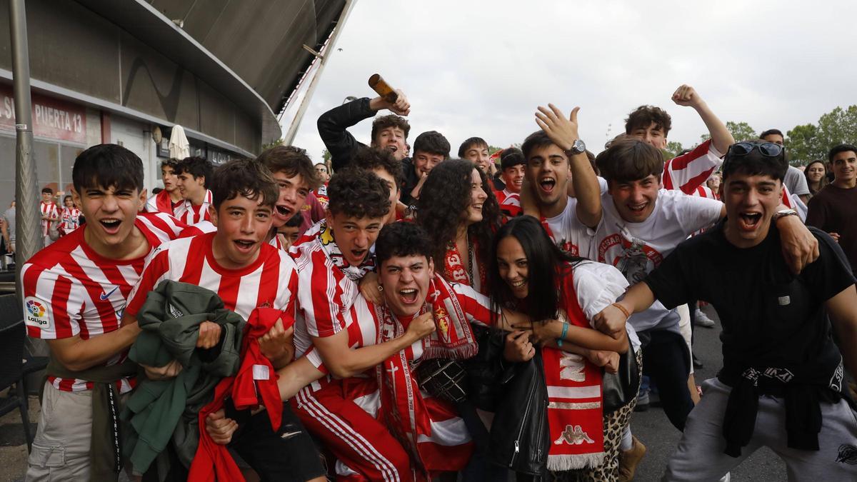 Ambiente durante el partido del Sporting