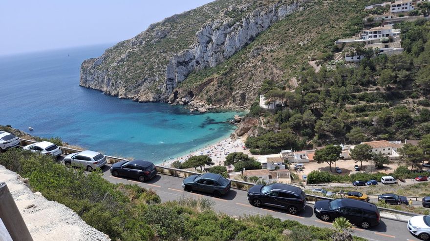 Xàbia empieza a cobrar la &quot;tasa antimasificación&quot; en sus calas de la Granadella y la Barraca