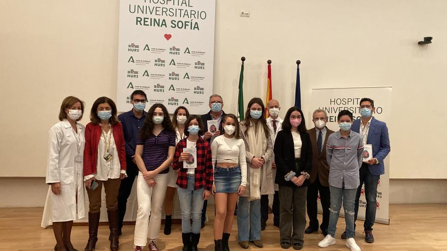 El hospital Reina Sofía entrega los premios del octavo certamen poético &#039;Tintas para la vida’