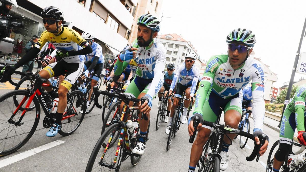 Participantes de la Vuelta Ciclista a Asturias en la edición de 2019.