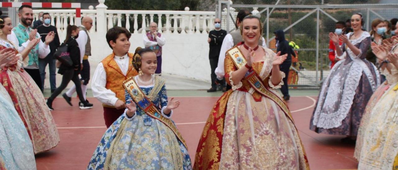 Las Falleras Mayores de Gandia de 2022 son madre e hija gracias al cambio de normativa. | T. Á. C.