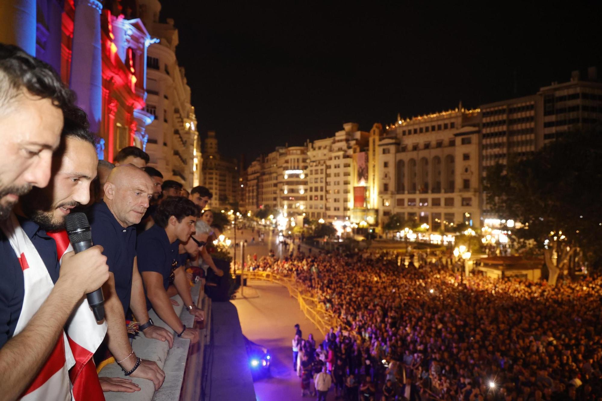 Todas las fotos de la rúa del Levante UD por su ascenso a Primera División