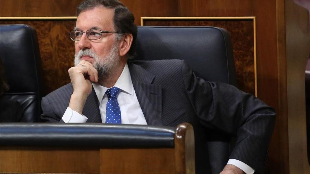 El presidente del Gobierno, Mariano Rajoy, momentos antes de la votación del proyecto de Presupuestos del Estado,en el pleno del Congreso de los Diputados.