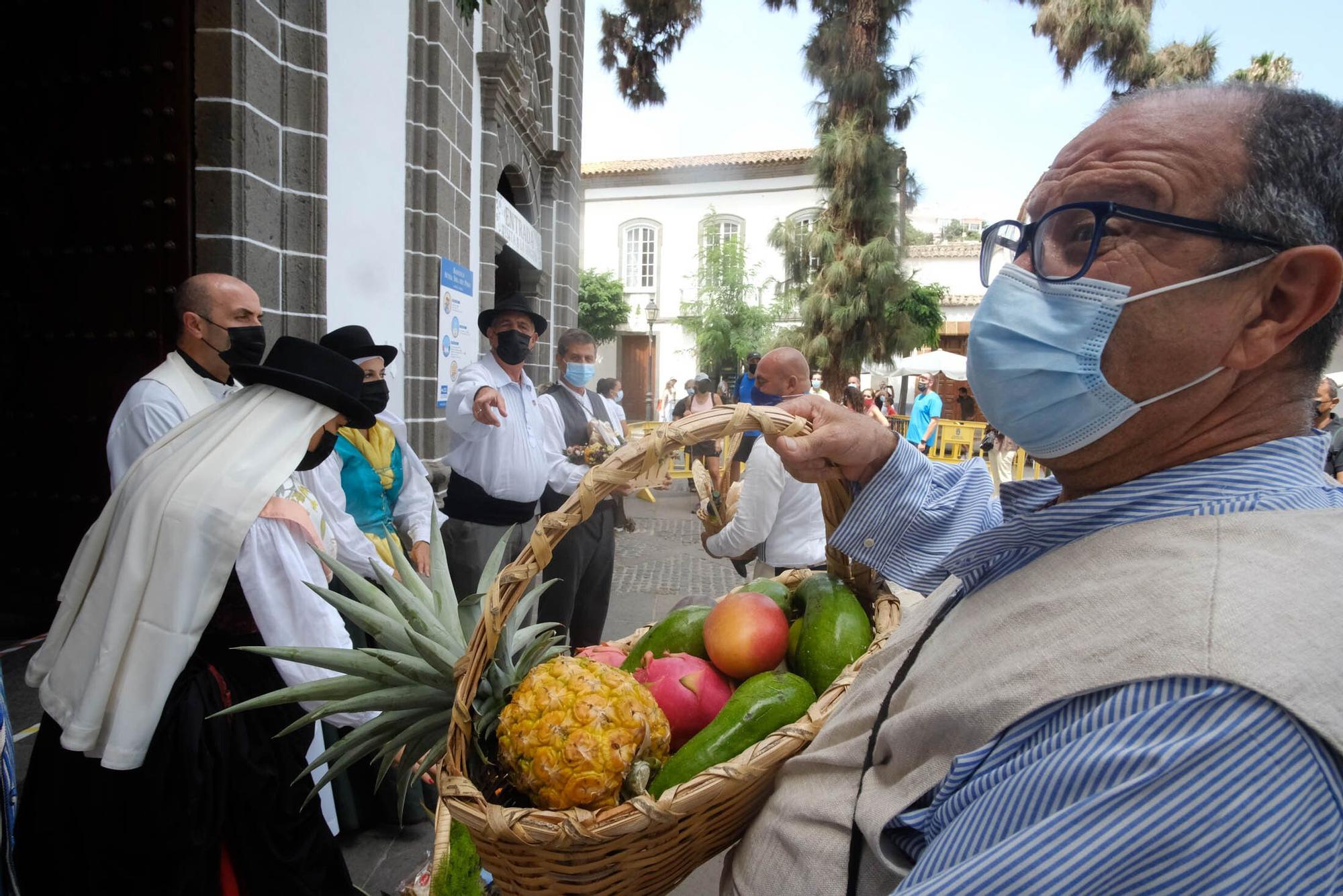 Ofrenda simbólica de los ayuntamientos de Gran Canaria a la Virgen del Pino (07/09/2021)