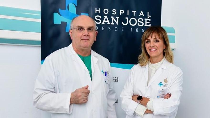 Los doctores Gonzalo Gómez Guerra y Mariela Braithwaite, cirujanos generales y proctólogos del Hospital San José