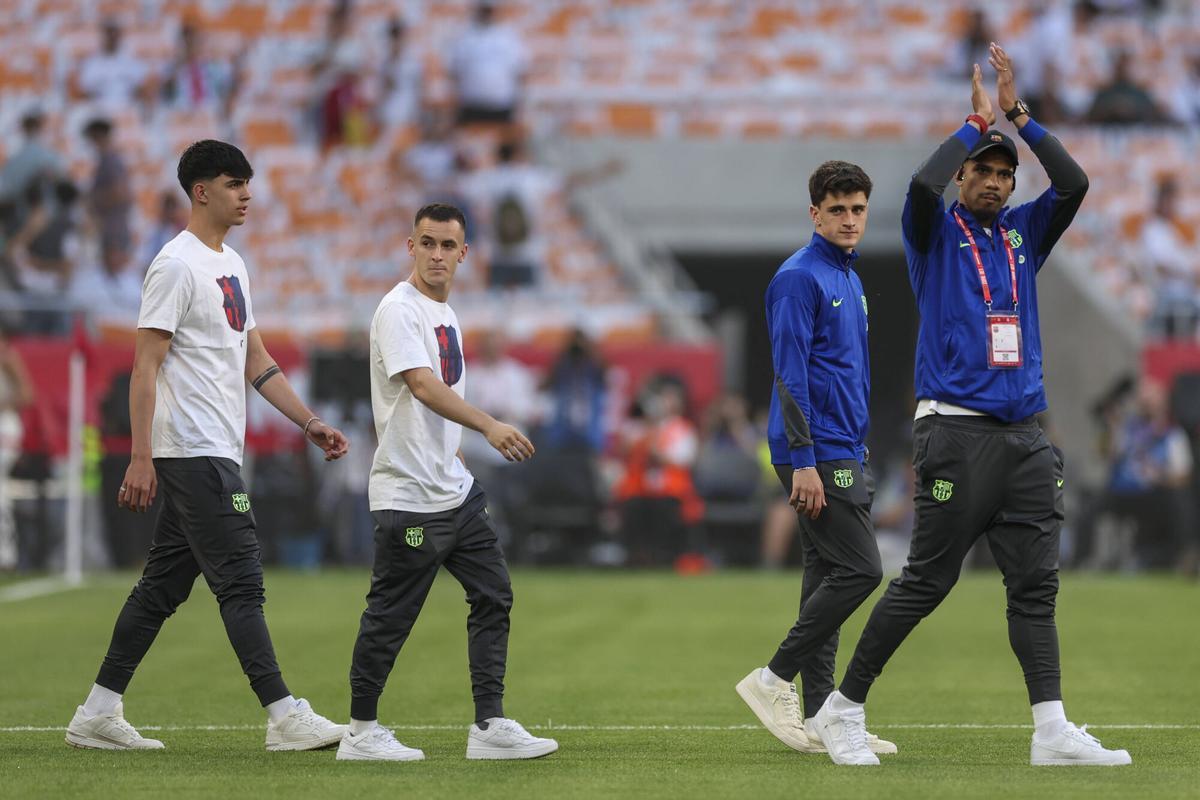 La plantilla blaugrana, paseando por el estadio de La Cartuja antes de la Final de la Copa del Rey