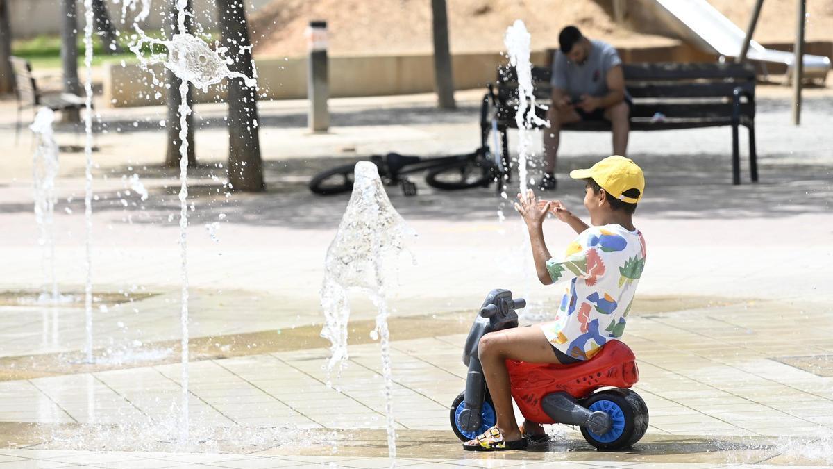 El cambio climático también afecta al juego infantil: los jugueteros piden más parques con sombras y fuentes
