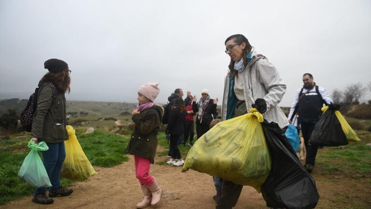 El proyecto ‘Libera’ limpia de ‘basuraleza’ 611 espacios naturales de España