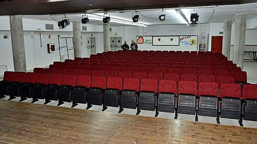 L&#039;interior del teatre Bon Pastor de Figueres.