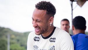 Neymar Jr. en una pausa de un entrenamiento del Santos FC