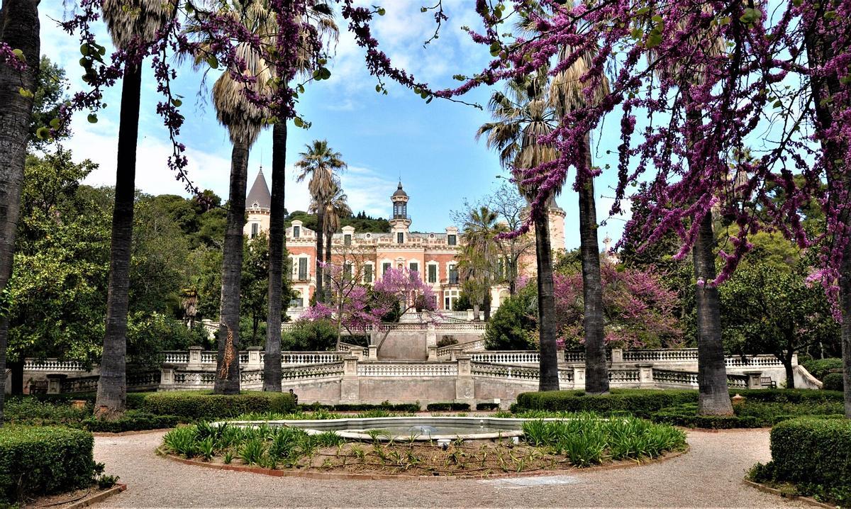 Jardines del Palau de les Hueres