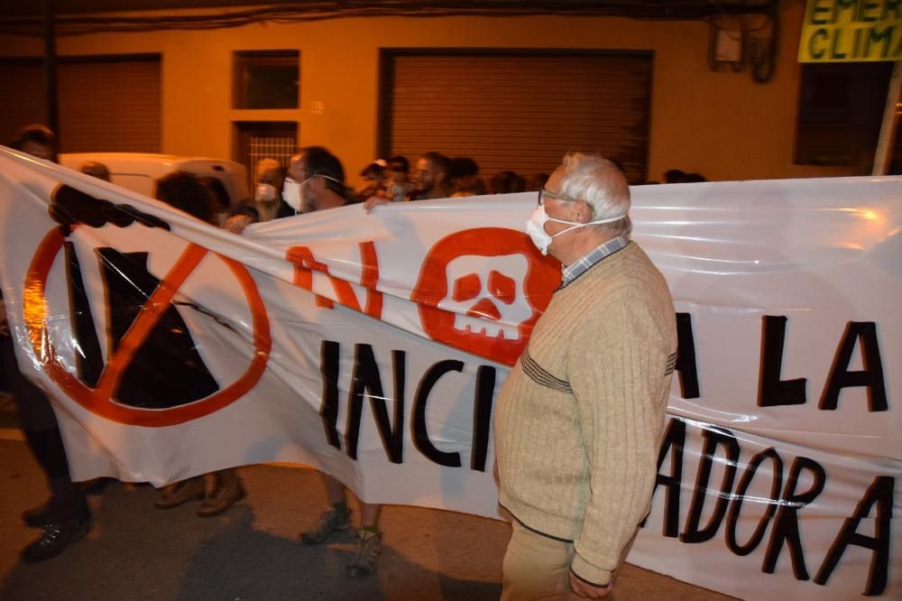 Concentració a Cercs contra la incineradora