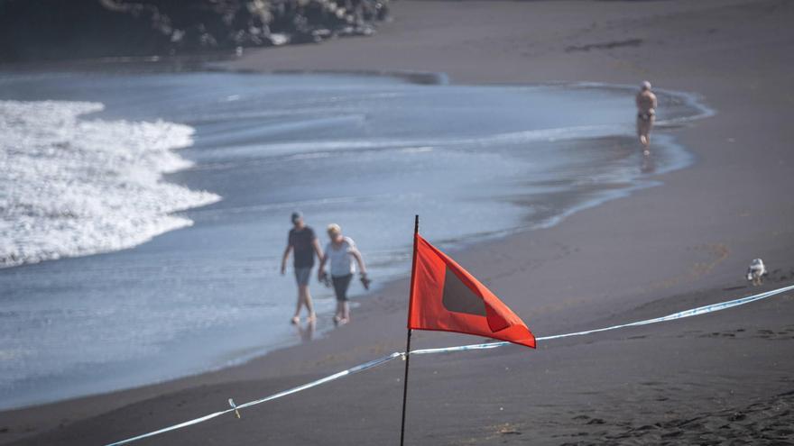Playa Jardín, cerrado al baño por la calidad del agua