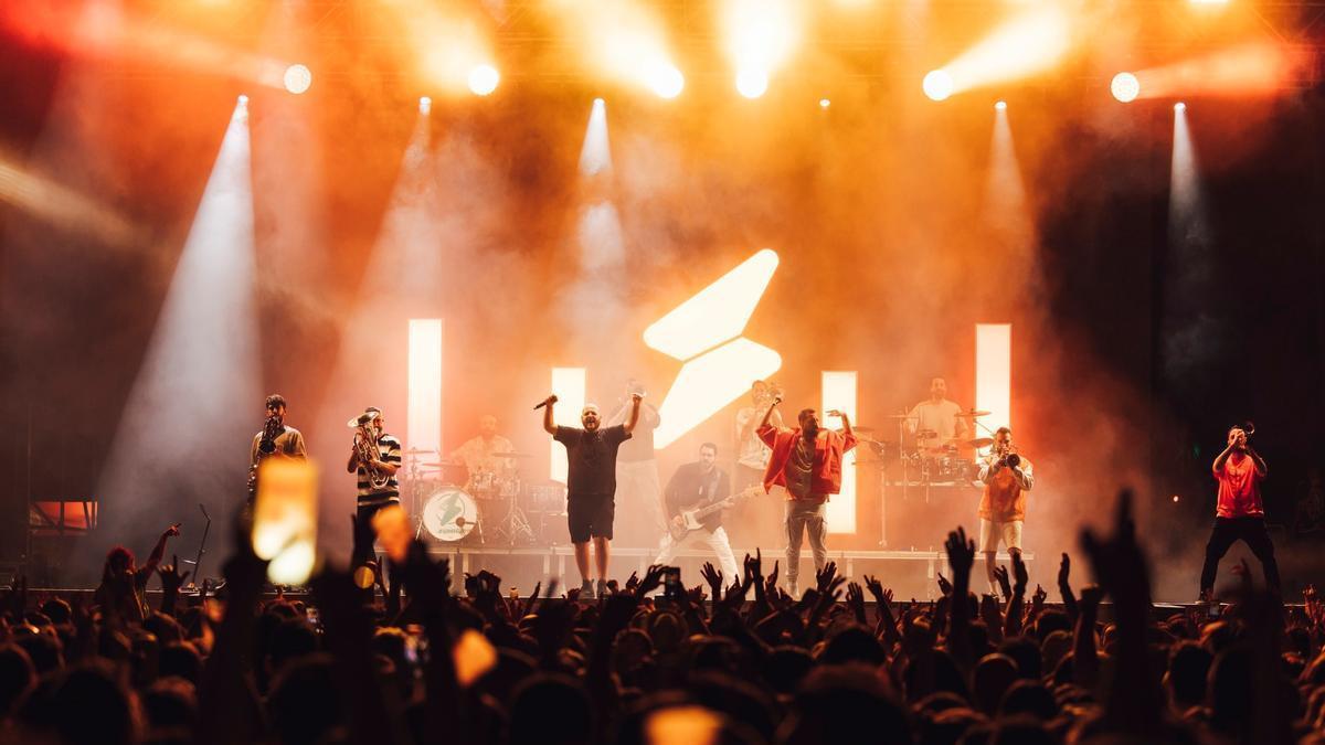 Maror Festival llena de música La Vila Joiosa y encara una noche histórica con la despedida de La Fúmiga