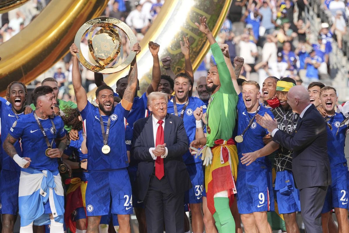 Donald Trump, en medio de la celebración del Chelsea del Mundial de Clubes.