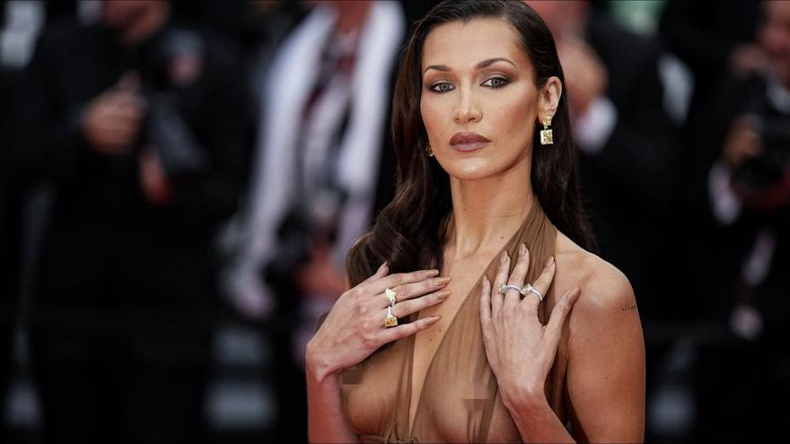 Veto al &#039;Naked dress&#039; en Cannes: ¿por qué el festival prohíbe a las estrellas pisar la alfombra roja medio desnudas?