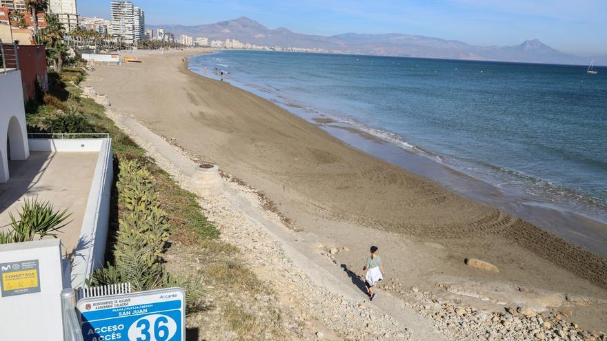 Costas impulsa la regeneración de la playa de San Juan de Alicante en el tramo del Cabo