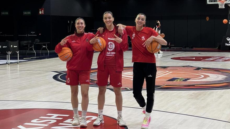 Flores, Pueyo y Mariona, en el entrenamiento de este sábado en Valencia.