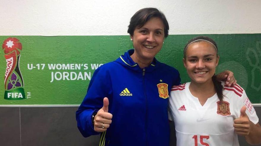 Toña Is y Laura Gutiérrez, durante la celebración del Mundial sub-17 en Jordania.