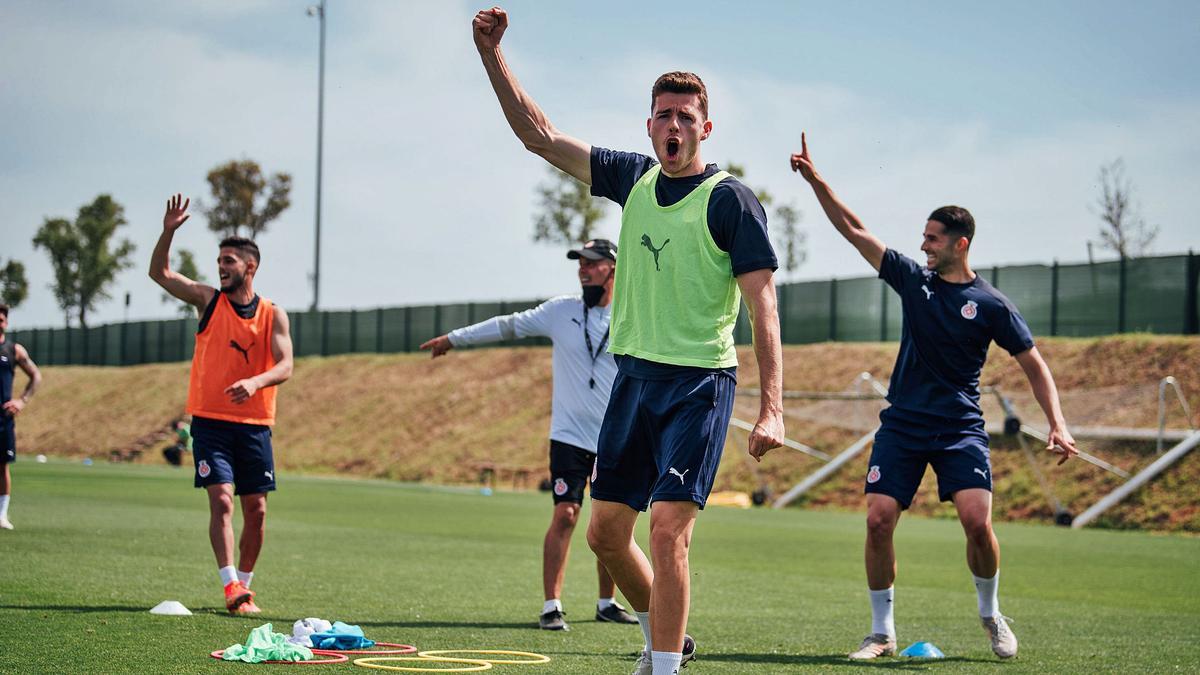 La plantilla del Girona es va
entrenar ahir al camp
de La Vinya.  girona fc