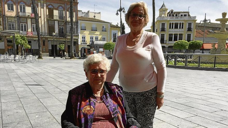 Una vida entre costuras en la plaza de España de Mérida