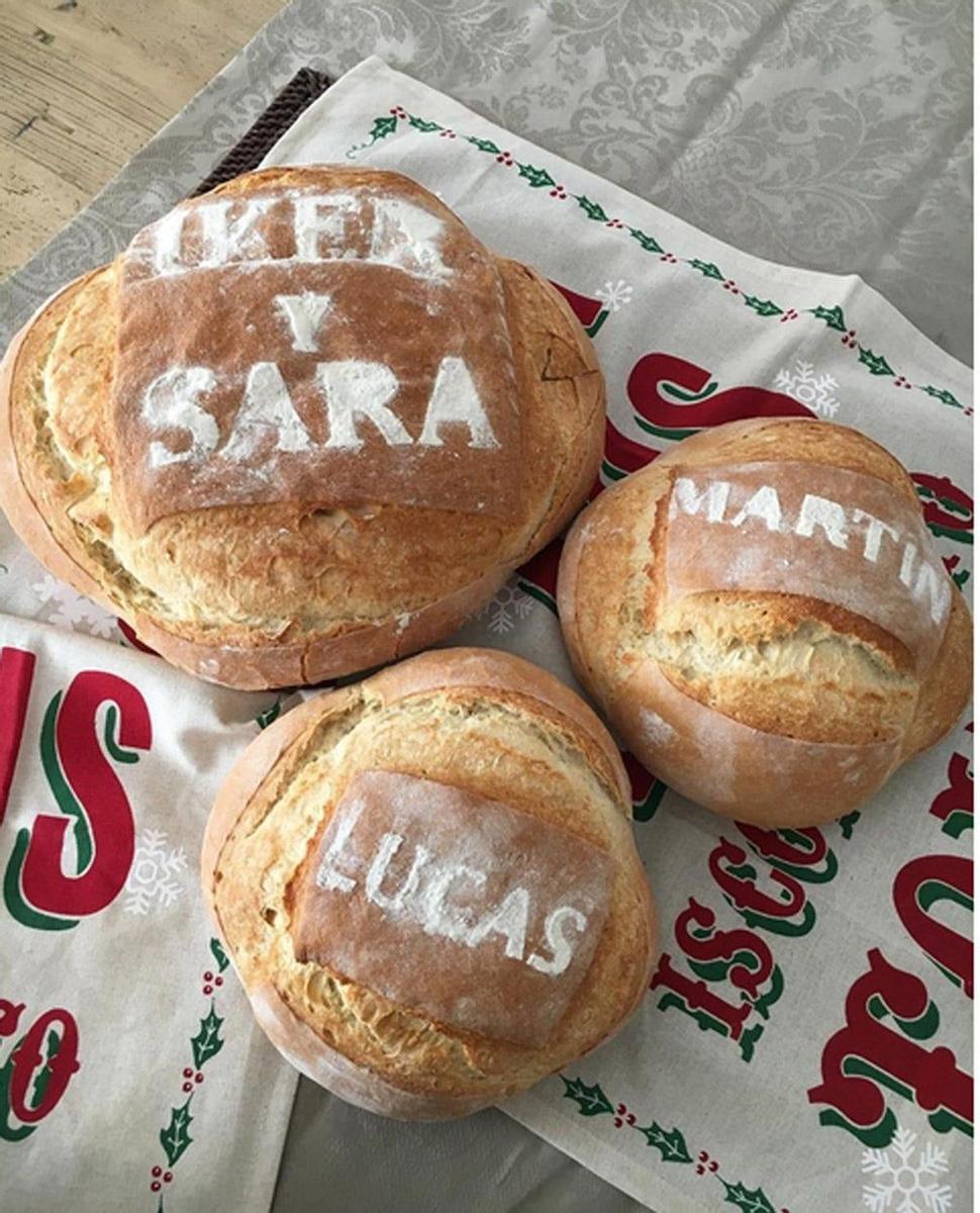 Sara Carbonero prepara pan por Navidad