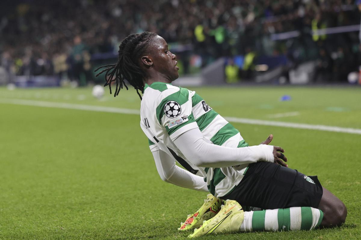 Quenda celebra su segundo gol en esta Champions
