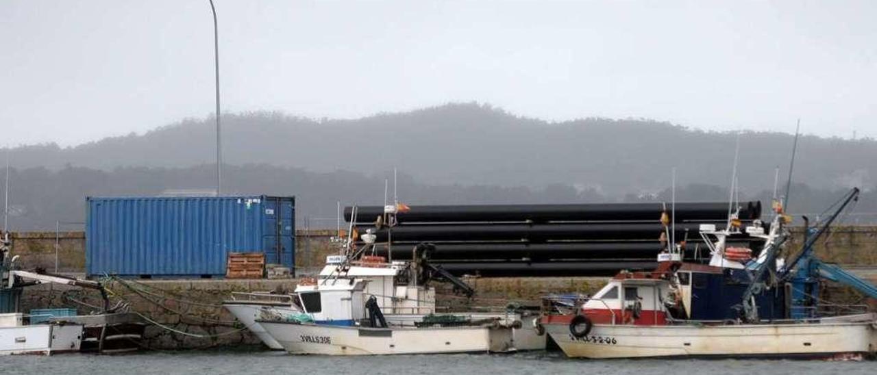 Las piezas están depositadas en el muelle de San Tomé. // Noé Parga