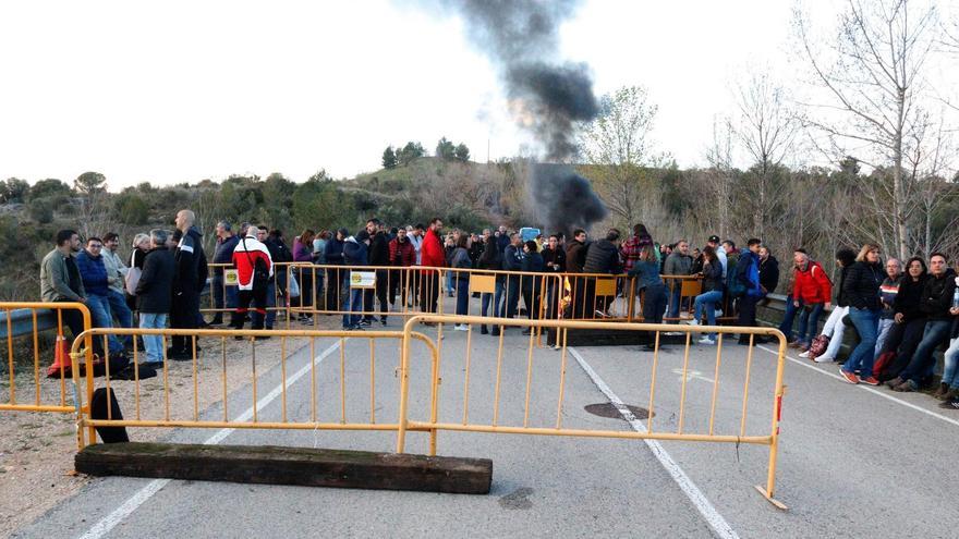 Els funcionaris tornen a bloquejar els accessos del Puig de les Basses