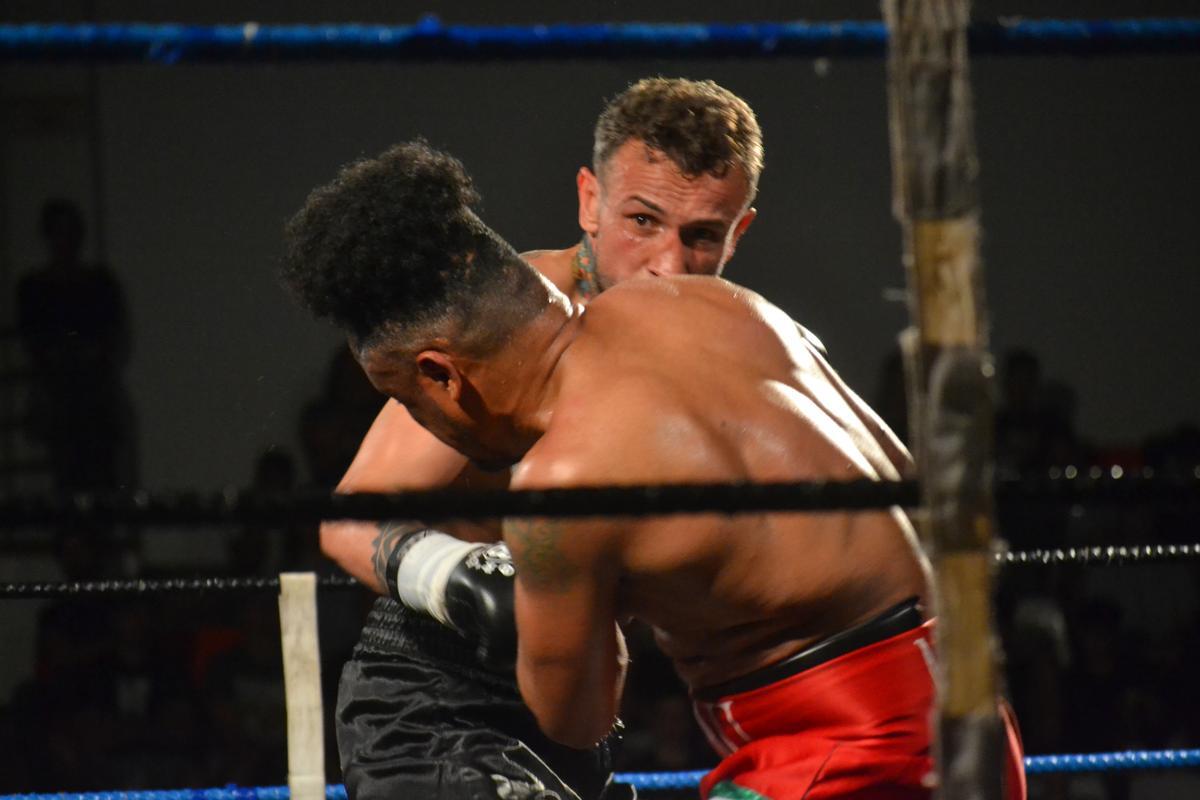 Noche mágica de boxeo en el Polideportivo Melanie Costa de Calvià