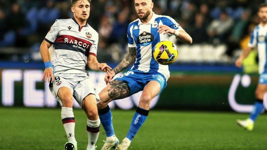 El Levante mantiene el pulso del ascenso (1-2)