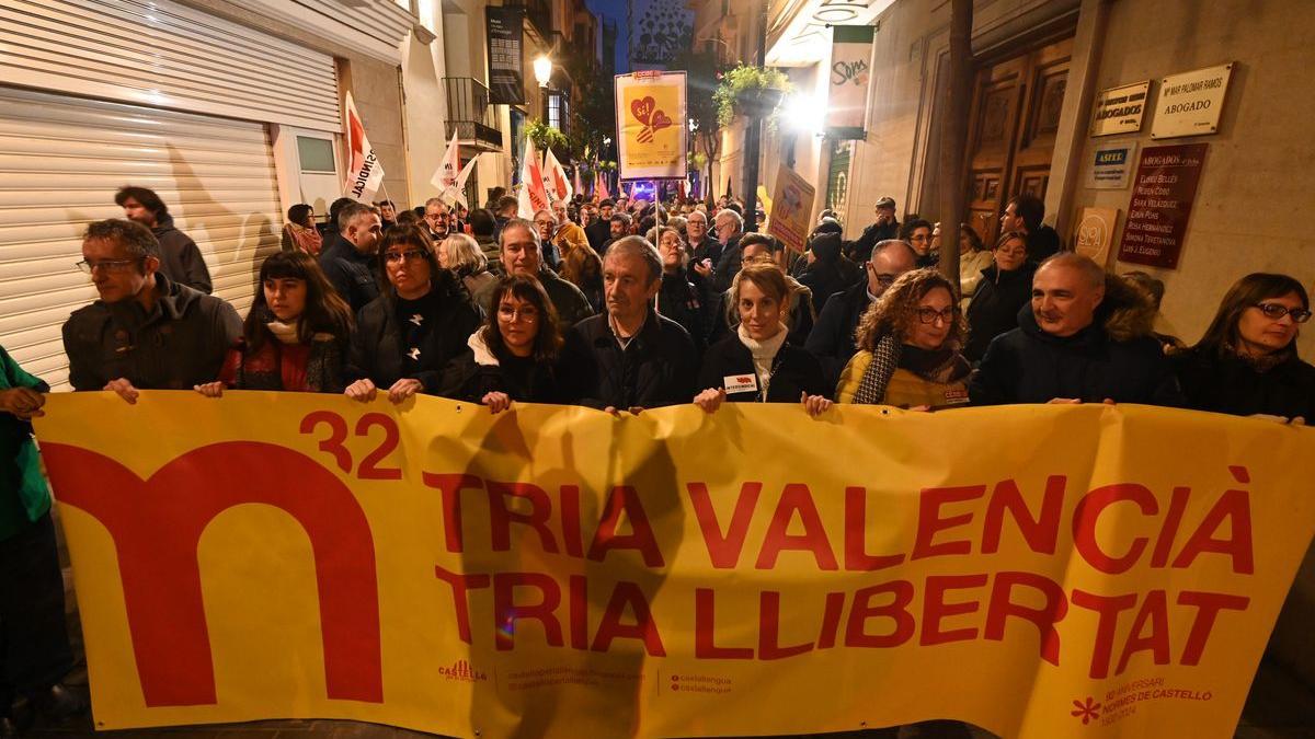 La manifestació reivindicativa ha recorregut el centre de la capital de la Plana.
