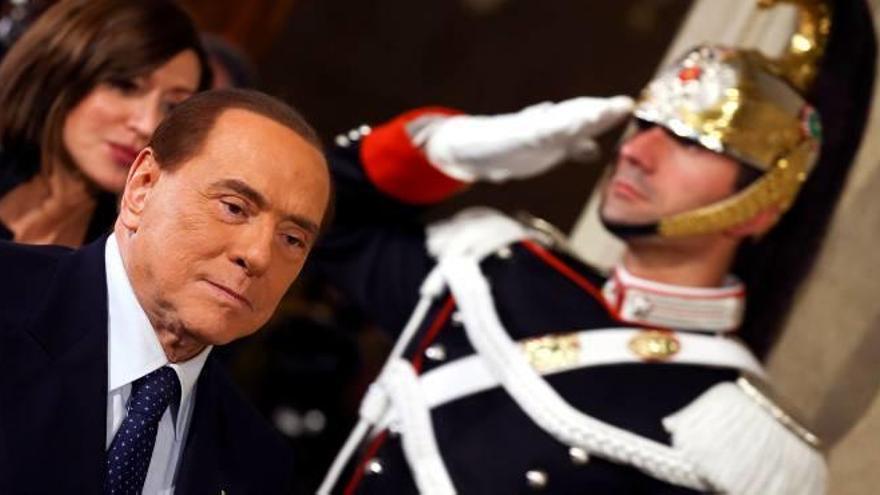 L&#039;exprimer ministre Silvio Berlusconi, fa un mes, al palau del Quirinal de Roma