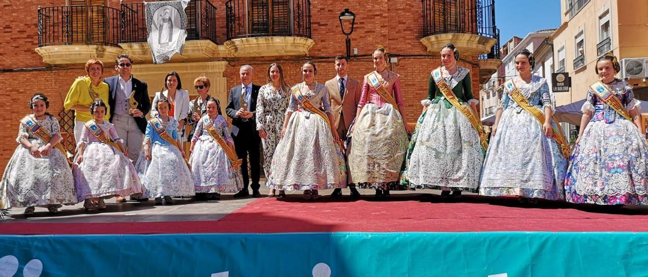 La comisión entregó los premios Sant Vicent Ferrer a los vecinos más destacados del año.