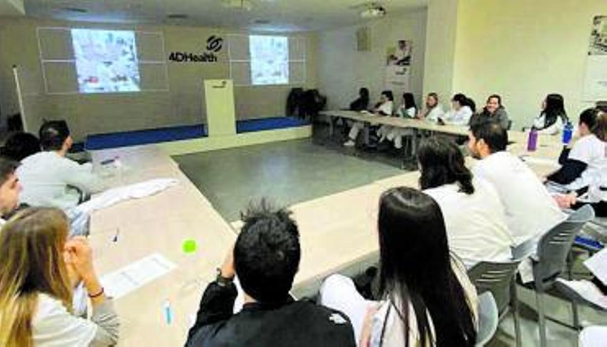 Un centenar d’alumnes d’infermeria fan activitats de simulació al centre igualadí 4D Health | ARXIU PARTICULAR