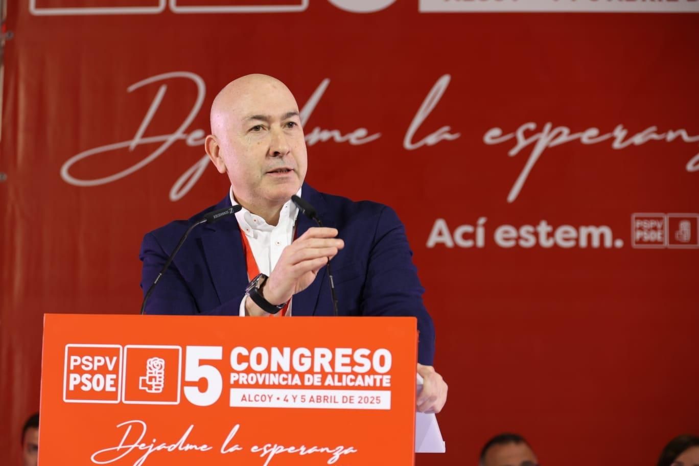 Leire Pajín abre el congreso provincial del PSOE alicantino celebrado en Alcoy