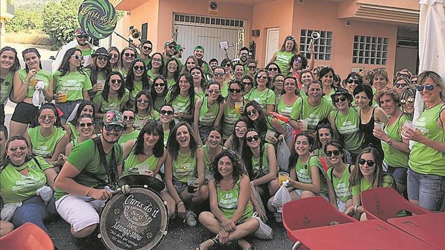 La peña les Dones pone el acento femenino a los festejos de Moró