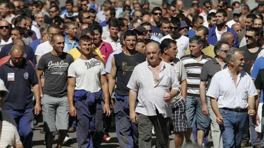 Trabajadores de los astilleros vigueses, durante la movilización del pasado jueves.  // Jorge Santomé