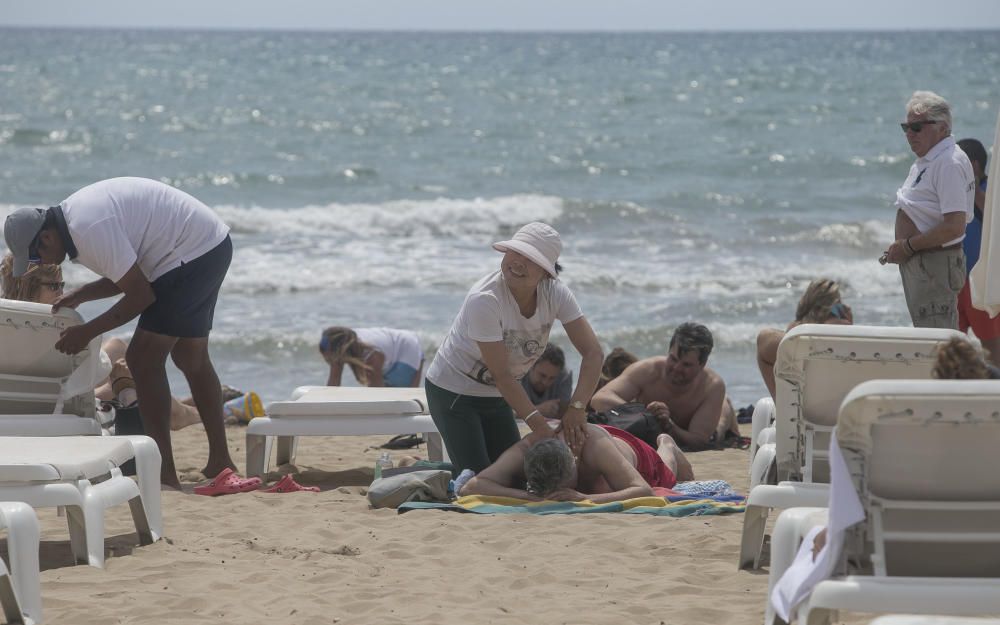 Venta irregular en la playa del Postiguet