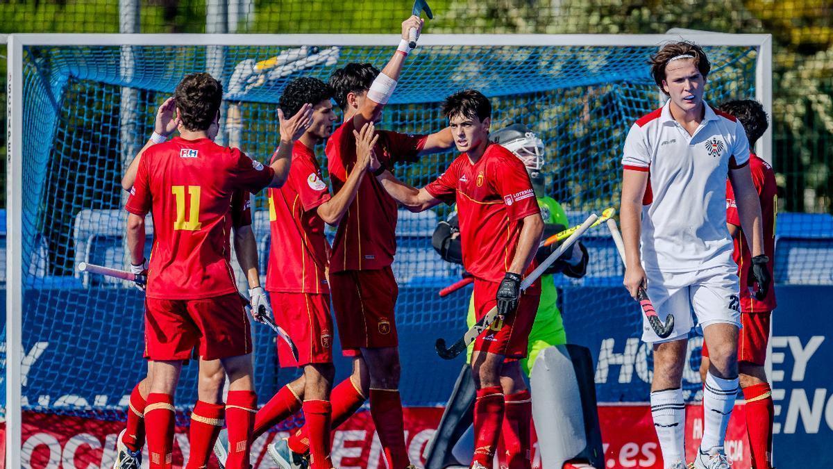 La selección masculina certificó su pase a las semifinales con una contundente victoria por 7-0 frente a Austria en el tercer y último encuentro de la fase de grupos.