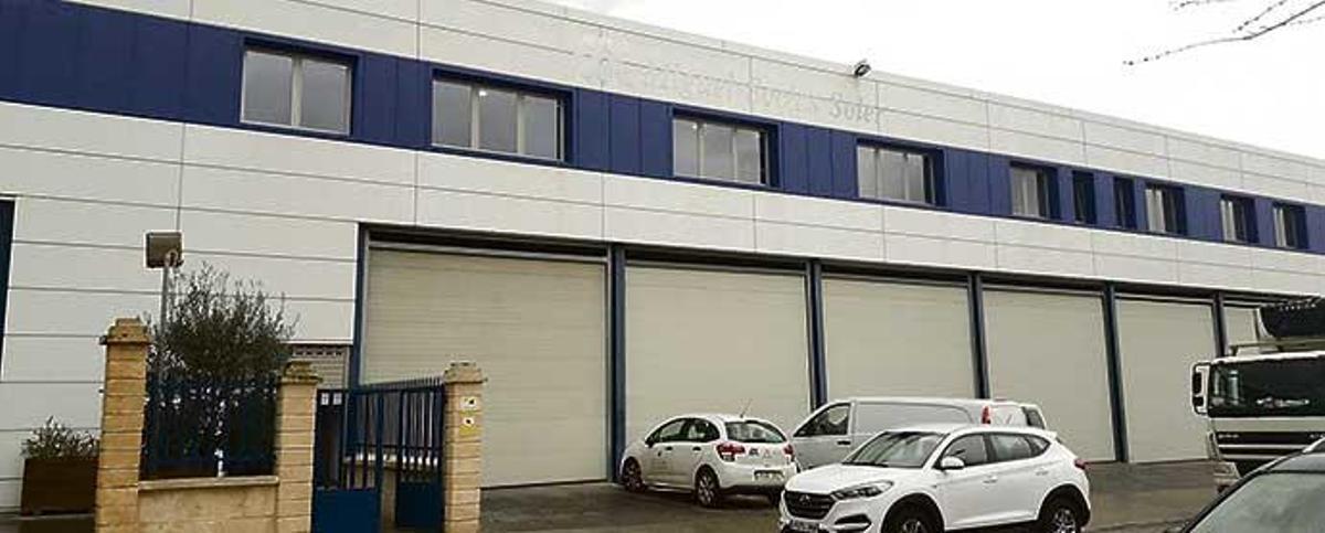 Imagen ayer de la empresa de distribución y manipulación de alimentos clausurada en el polígono Can Matzarí de Inca.