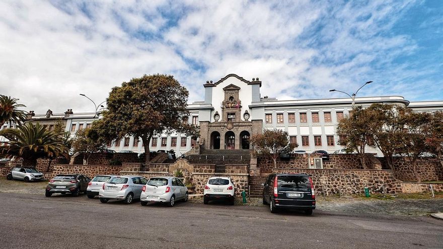 La ULL contará el próximo curso con 511 plazas en colegios mayores y residencias y pide más fondos al Gobierno canario