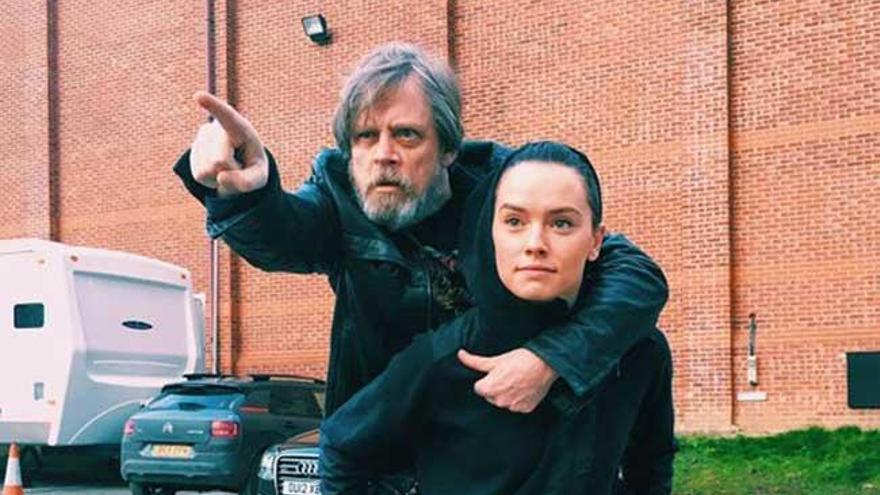 Mark Hamill y Daisy Ridley.