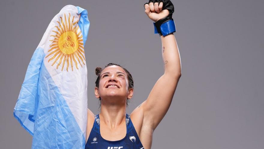 Así se presentó Ailin Pérez en el ring antes de la pelea