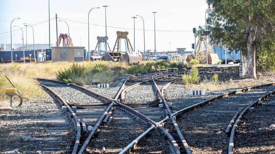 El Puerto de Alicante impulsa la electrificación de su entra