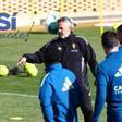 David Navarro da instrucciones en el entrenamiento ddel Real Zaragoza de este miércoles.