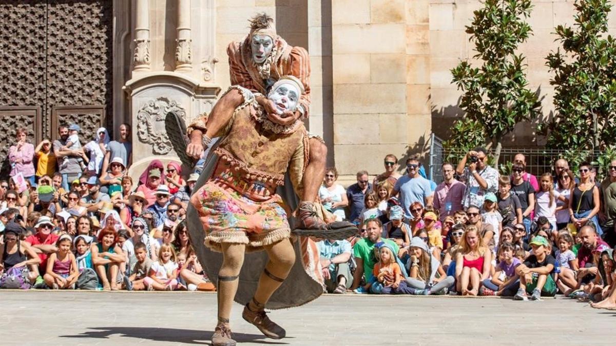 Un espectáculo de Bucra Circus en la Fira de Teatre al Carrer de Tàrrega, en el 2019.