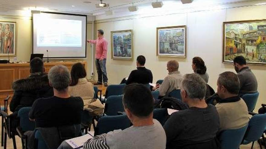 Curso de formación policial sobre patinetes eléctricos. // S. Álvarez